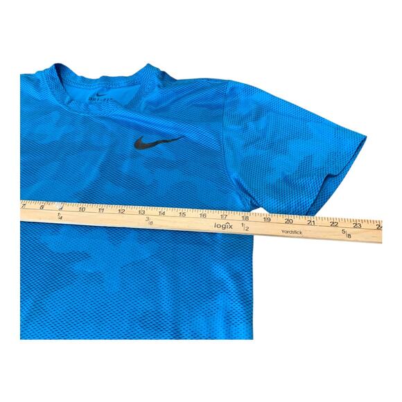 Nike Shirt Men's Medium Blue Navy Camo Short Sleeve Crew Neck Breathable Logo - Picture 4 of 7